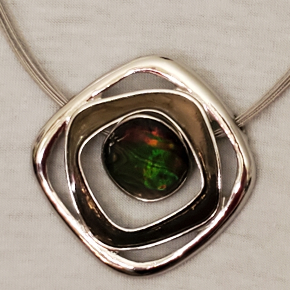 Silvertone wire faux abalone square necklace